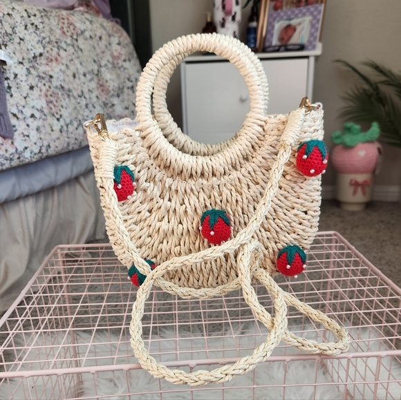 Strawberry Embellished Straw Tote Bag - Picture 4 of 4